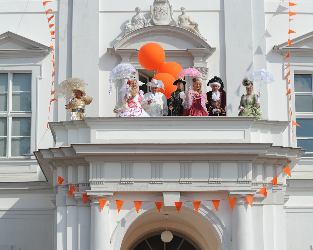 mit uns unterwegs zum: Orangefest Oranienburg